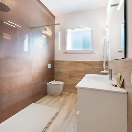 Katia's - 5 Minuti Da Fiera Di E 50 Mt Dal Mare *